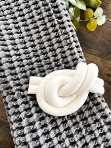 Clay Knot