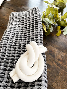 Clay Knot